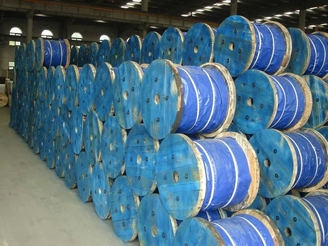 Cable de retenida para postes de luz
